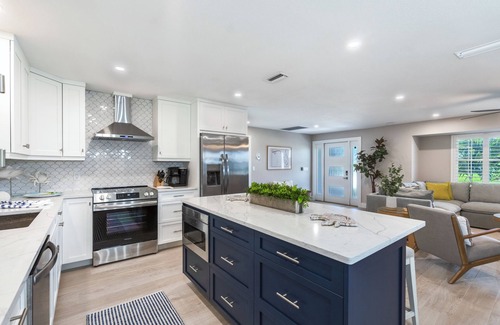 Cypress Lake House | *Stunning New listing* Location! Complete renovation/lush yard. King beds