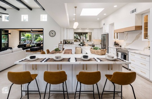 Saddle View Estates House | *STUNNING New Lstg*$2M*Resort Home * Free Pool Heat * Great Location