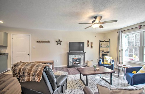 Fishers Hill House | Stunning New Market Home w/ Mtn Views & Hot Tub!