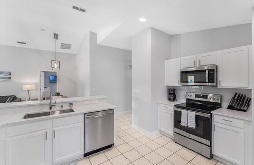 Loughman Villa | Stunning Newly Renovated Pool Home close to Disney