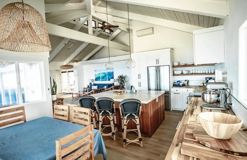 Kahaluu Bay House | Stunning Ocean Front Home