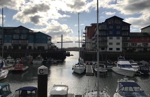 Exmouth Apartment | Stunning Ocean Views, Modern Decor, Sleep 6. WiFi