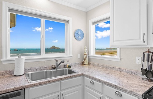 Crescent City North House | Stunning Oceanfront Property! Newly Remodeled home with Incredible VIEWS