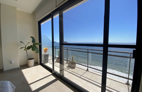 Cerritos Condo | Stunning Oceanfront Pearl Tower Condo - Pool, Gym & Sunsets - 3 beds/4baths