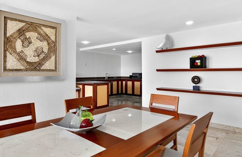 Conchas Chinas House | Stunning oceanview suite with cliffside infinity pool, terrace & gourmet kitchen