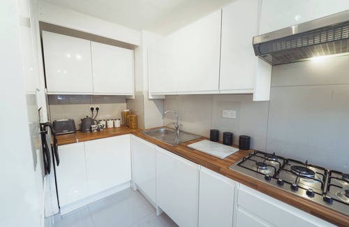 St. Mary's Park Apartment | Stunning one bed apartment over looking Battersea Park with balcony.