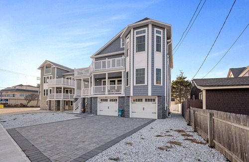 Point Pleasant Beach House | Stunning Point Pleasant Beach 6BR 5Bath Ocean Front Home - Heated Inground Pool