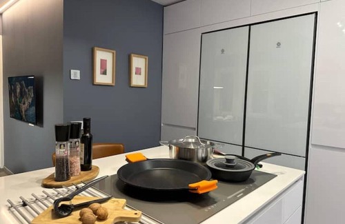 Almeria Centro Apartment | Stunning Penthouse in the city center, beach 15 min walking distance.