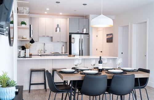 Revelstoke Condo | Stunning Pet-Friendly Condo with Expansive Mountain Views