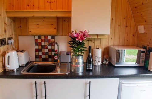 Trowse Newton Cabin | Stunning Pod 6 with Countryside view