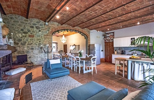Gallina Villa | Stunning private villa with private pool, WIFI, TV, patio and panoramic view, close to Montepulc.