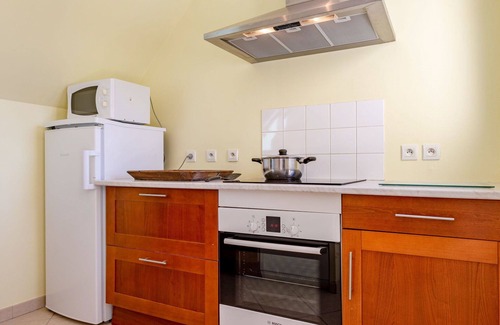 Anneville-sur-Mer House | Stunning private villa for 4 people with TV, terrace, pets allowed and parking