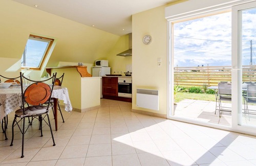Anneville-sur-Mer House | Stunning private villa for 4 people with TV, terrace, pets allowed and parking