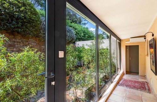 Bormes-Les-Mimosas Villa | Stunning private villa for 6 people with private pool, WIFI, A/C, TV and terrace