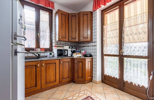 Montegrosso dʼAsti House | Stunning private villa for 4 guests with WIFI, private pool, A/C, TV, patio and pets allowed