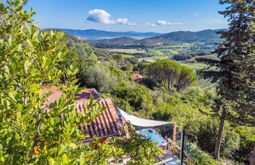 Monte Argentario House | Stunning private villa for 6 people with hot tub, WIFI, A/C, TV, patio, pets allowed and parking