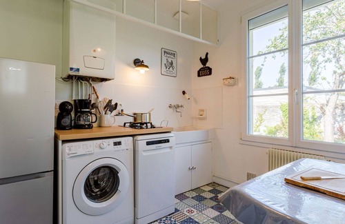 Le Home House | Stunning private villa for 4 guests with WIFI, TV and pets allowed