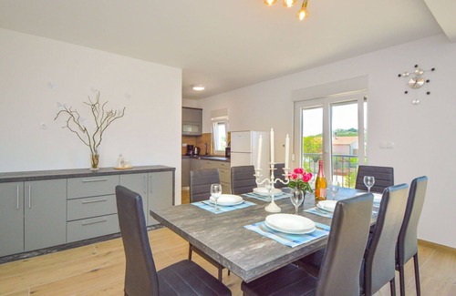Drage House | Stunning private villa for 12 people with hot tub, WIFI, private pool, A/C, TV, terrace and park.