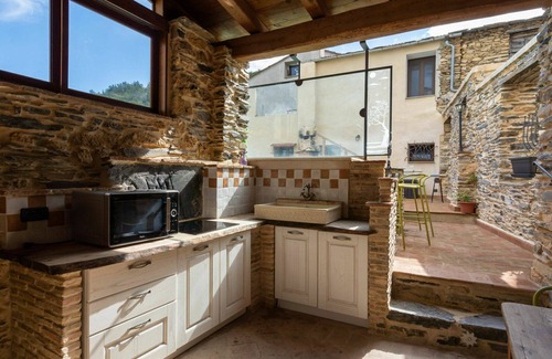 Prela House | Stunning private villa with private pool, WIFI, TV, terrace, pets allowed, panoramic view, parking