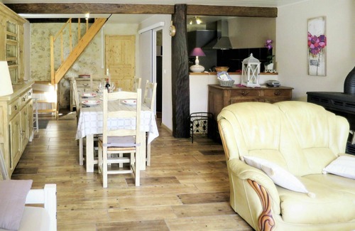 Cissac-Medoc House | Stunning private villa for 5 people with pool, WIFI, TV and terrace