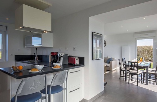 Kerlouan House | Stunning private villa for 6 guests with TV, terrace and pets allowed