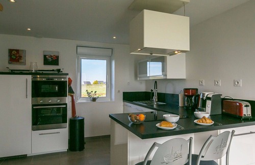 Kerlouan House | Stunning private villa for 6 guests with TV, terrace and pets allowed