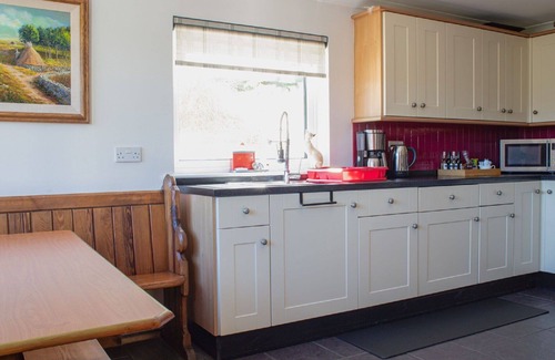 Achachork House | Stunning private villa for 6 people with WIFI, TV and patio