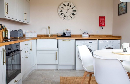 Staffin House | Stunning private villa for 2 guests with WIFI and TV