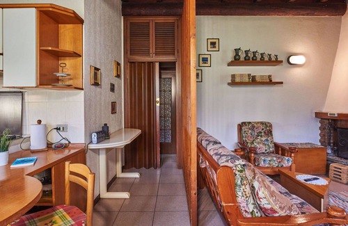 Claino Con Osteno House | Stunning private villa for 4 people with WIFI, TV, patio, pets allowed and panoramic view