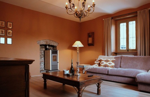 Dego House | Stunning private villa for 6 people with WIFI, private pool, patio and panoramic view