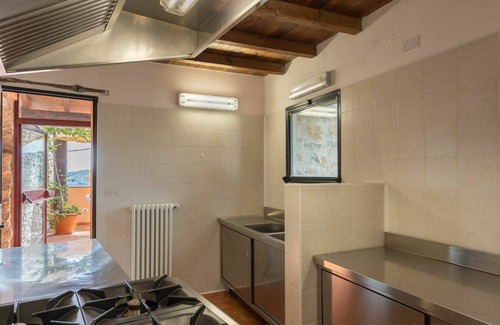 Villa Viani House | Stunning private villa for 8 people with WIFI, terrace and pets allowed