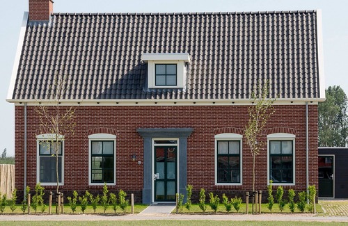 Colijnsplaat House | Stunning private villa for 10 people with WIFI, TV, terrace and parking