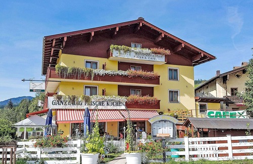 Achenkirch House | Stunning private villa for 36 guests with WIFI, TV, terrace and parking
