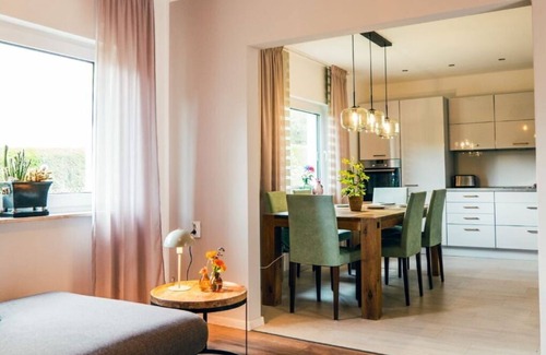 Hunerbach House | Stunning private villa for 6 guests with WIFI, TV and parking