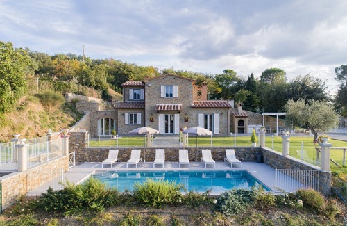 Cortona Villa | Stunning private villa with WIFI, A/C, private pool, TV, terrace, panoramic view, close to Cortona