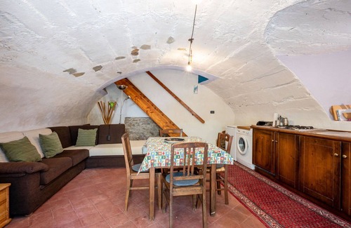 Roccabruna House | Stunning private villa for 4 people with WIFI, TV, patio and parking