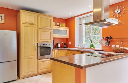 Le Vretot House | Stunning private villa for 5 people with WIFI, TV, patio and pets allowed