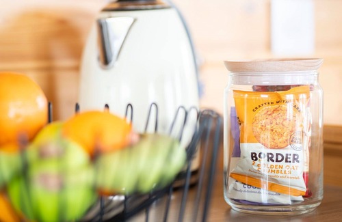 Kinross House | Stunning private villa for 6 guests with WIFI, TV, balcony and pets allowed