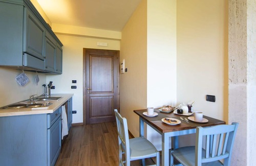 Lucignano House | Stunning private villa for 16 people with private pool, WIFI, A/C, hot tub, TV and terrace