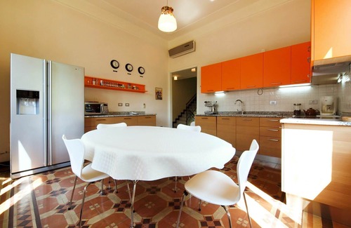 Sarezzano Villa | Stunning private villa with hot tub, WIFI, private pool, A/C, TV, terrace and pets allowed