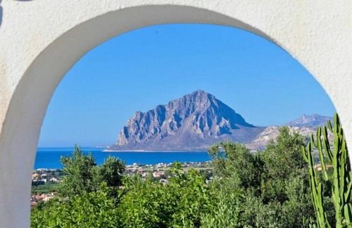 Valderice Villa | Stunning private villa with A/C, WIFI, hot tub, private pool, TV, terrace, panoramic view, parking