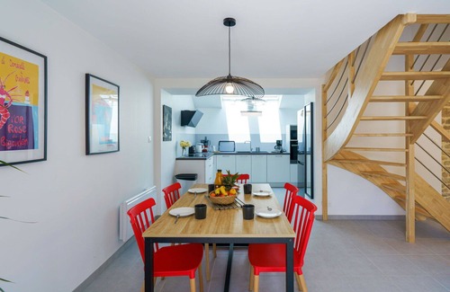 Plovan House | Stunning private villa for 5 people with WIFI, TV, terrace and parking