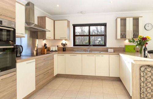 Aviemore Villa | Stunning private villa for 8 people with WIFI, TV and patio