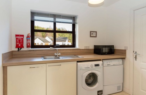 Aviemore Villa | Stunning private villa for 8 people with WIFI, TV and patio