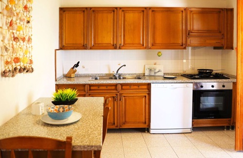 Portobello House | Stunning private villa for 6 guests with TV