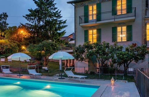 La Morra Villa | Stunning private villa for 8 guests with WIFI, private pool, TV and patio