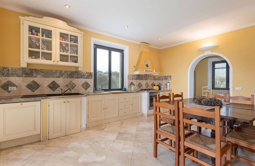 Manciano Villa | Stunning private villa for 9 people with WIFI, private pool, A/C, patio and pets allowed