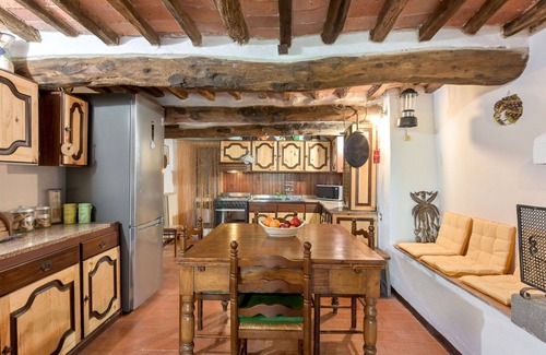 Massa Marittima House | Stunning private villa for 6 people with WIFI, TV, patio, pets allowed and panoramic view
