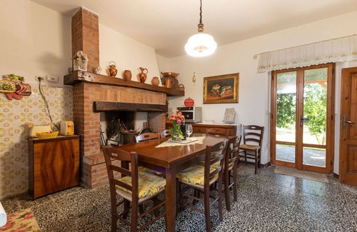 Scansano House | Stunning private villa with WIFI, hot tub, TV, terrace, pets allowed and panoramic view