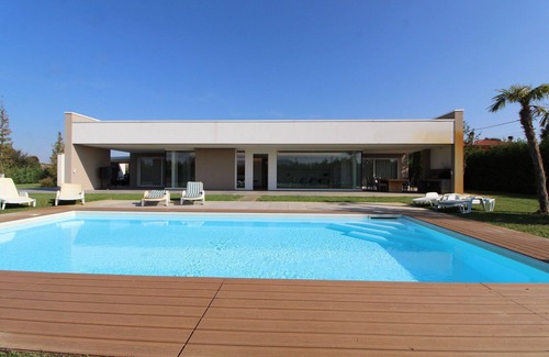 Trambacche di Veggiano Villa | Stunning private villa for 8 guests with WIFI, private pool, A/C and veranda, close to Padua